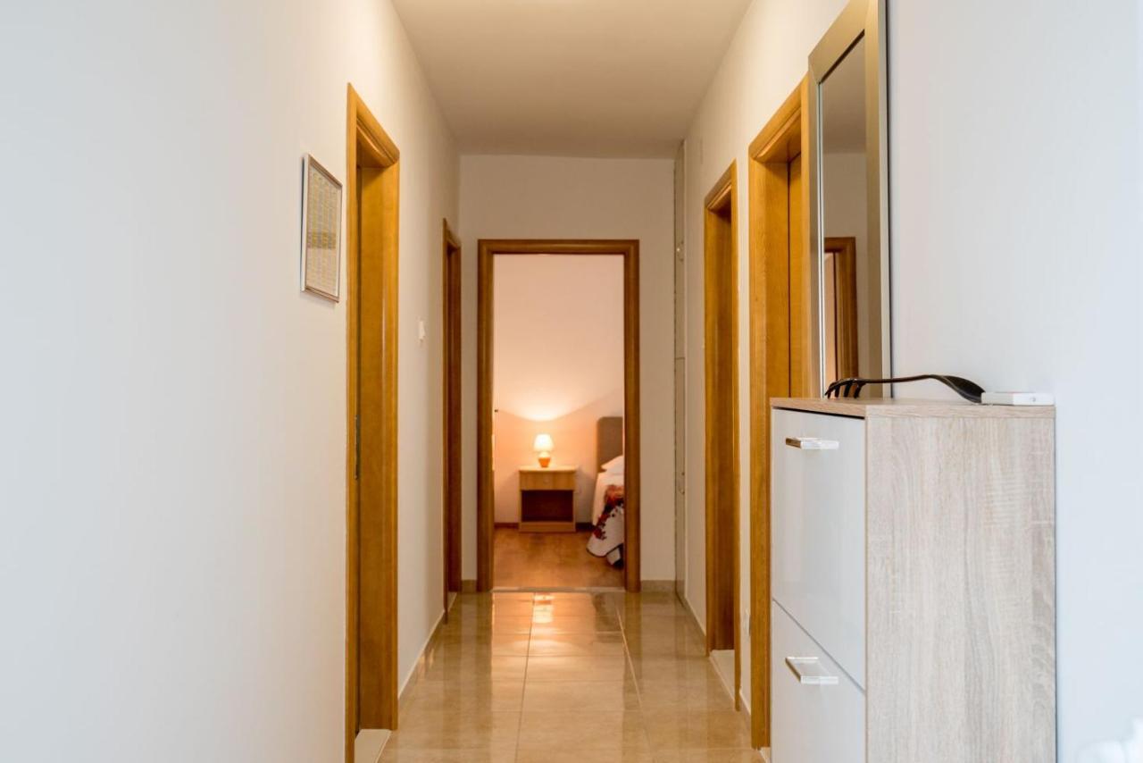Apartment Anteo Free Parking Split Exterior photo