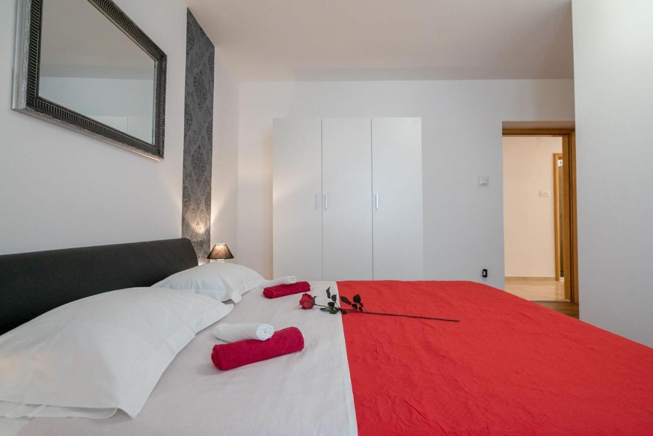 Apartment Anteo Free Parking Split Exterior photo